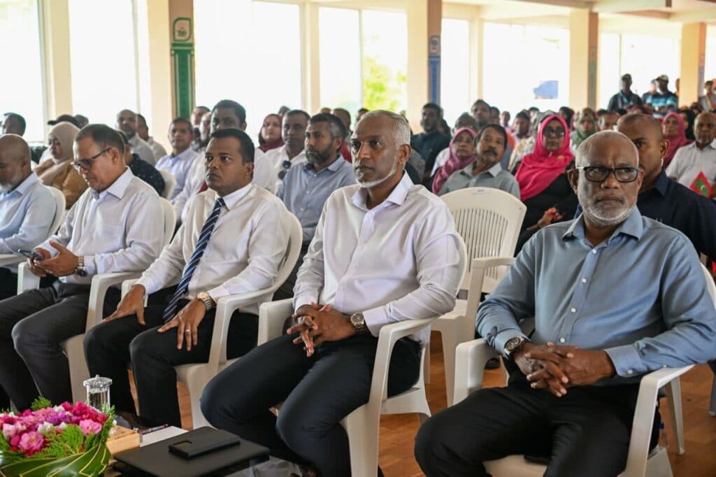 އައްޑޫ މޭޔަރަށް އެއްވެސް ވަރަކަށް އަހަރުމެންގެ އިހުސާސް ނޭނގޭ: އައްޑޫ މަސްވެރިން