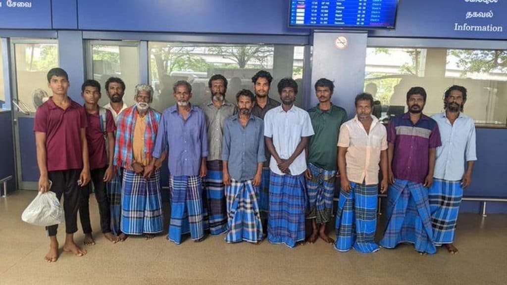 ސްރީލަންކާ ނޭވީން ހައްޔަރުކުރި އިންޑިއާގެ 13 މަސްވެރިއަކު ފުރުވާލައިފި