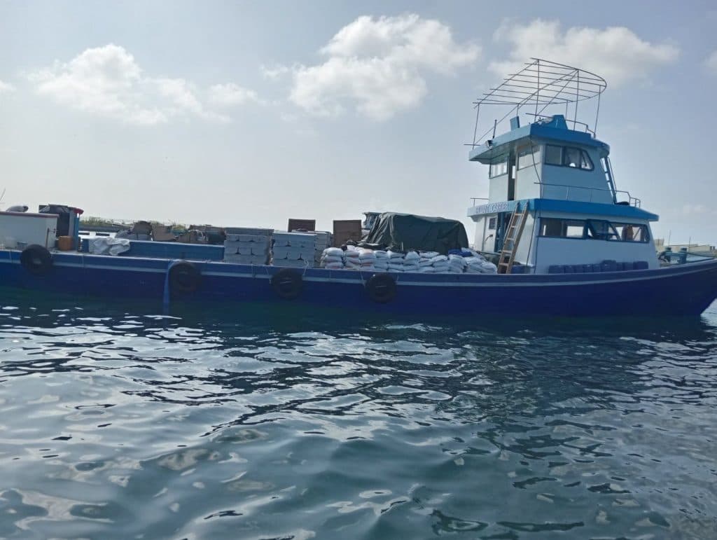 ގެއްލިގެން ހޯދަމުން ދިޔަ ދޯނި އިންޖީނު ހުއްޓިފައި އޮއްވައި ފެނިއްޖެ