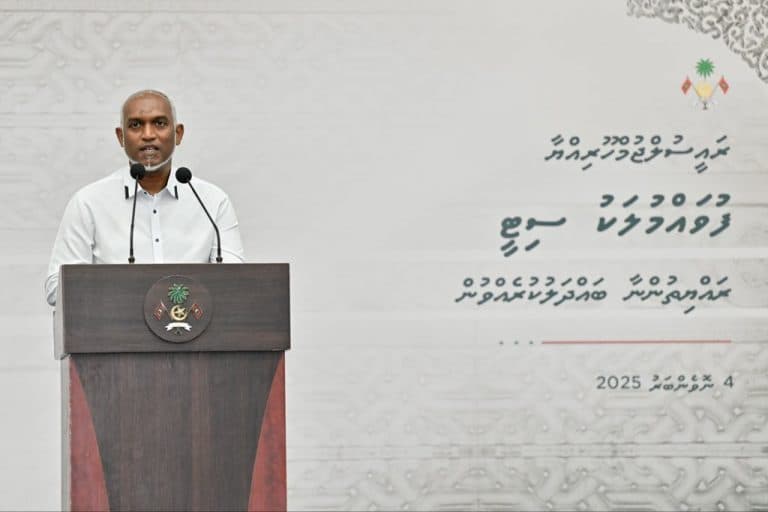 ޑީކޯ ޗޭމްބަރުތަކަށް ބޭނުންވާ މެޝިނަރީޒް ގަތުމަށް ބަޔަކާ ހަވާލުކުރުމުގެ މަސައްކަތް ކުރިޔަށް!
