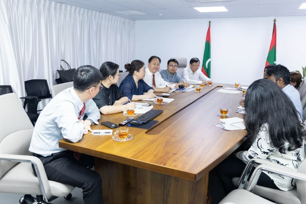 ޝަންހާއީ އޯޝަން ޔުނިވަރސިޓީއާއެކު ފަރުތަކާއި ކަނޑުގެ ދިރުންތައް އާލާކުރުމުގެ ދާއިރާއިން ގުޅުން ބަދަހިކުރަނީ