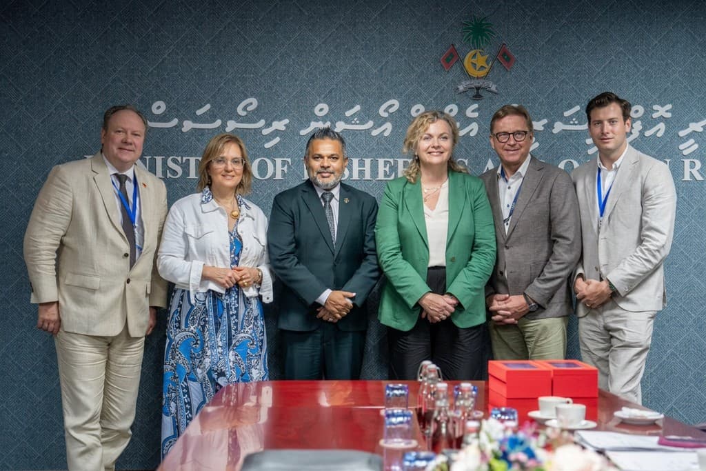 މަސްވެރިކަމާ ބެހޭ ވަޒީރު އީޔޫ ޕާލަމެންޓުގެ މެންބަރުންނާ ބައްދަލުކުރައްވައިފި