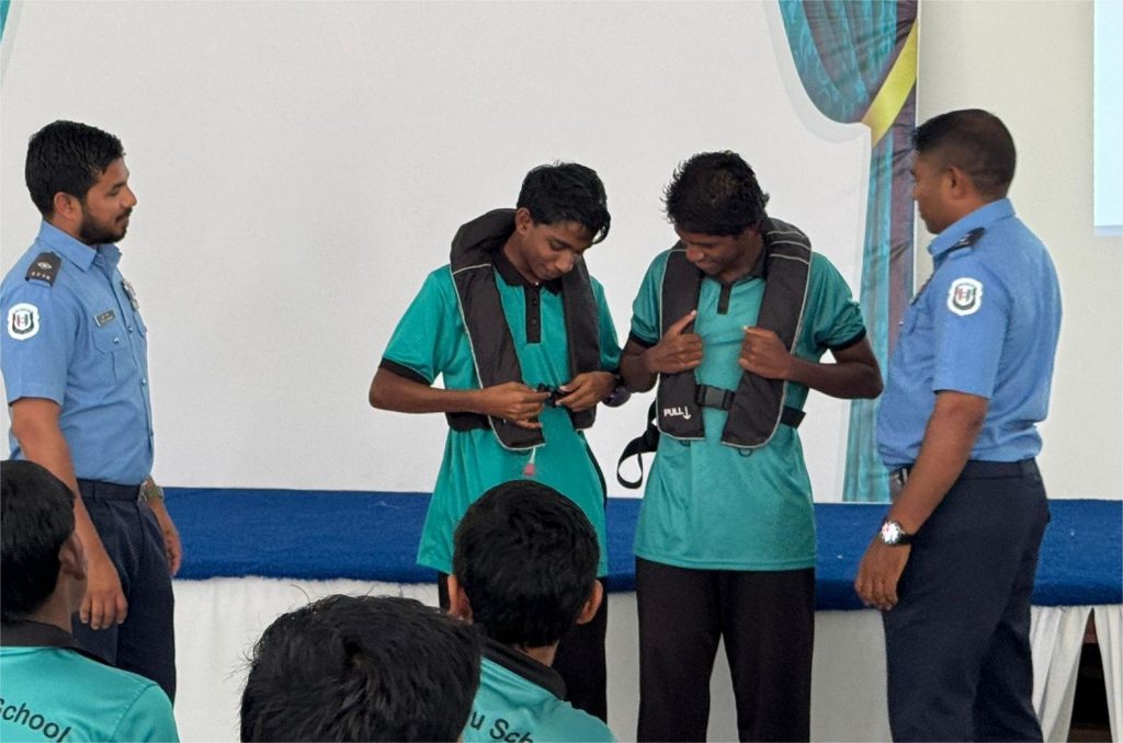 ކަނޑުމަތީގެ ސަލާމަތާއި ރައްކާތެރިކަމާ ގުޅޭ މައުލޫމާތު ސެޝަންތައް އުކުޅަހުގައި ކުރިޔަށް ގެންގޮސްފި