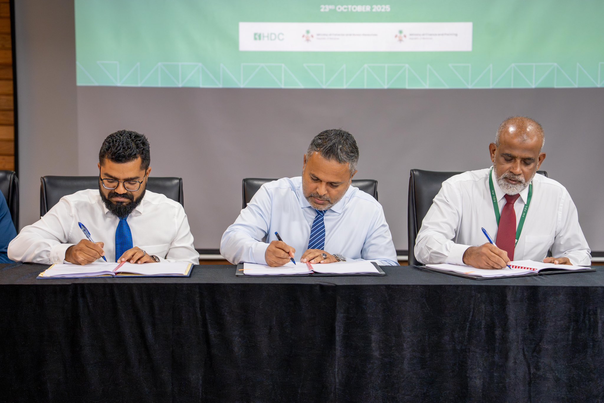 ކަންނެލި މަސް ފެކްޓަރީ އަޅަން ކަނޑައެޅި ބިން މިނިސްޓްރީއާ ހަވާލުކޮށްފި