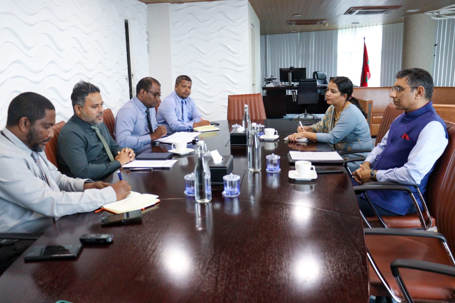 އިންޑިއާގެ އެހީތެރިކަމާއެކު ކުރިޔަށްގެންދާ މަސްވެރިކަމުގެ މަޝްރޫއުތަކާއި ބެހޭގޮތުން މަޝްވަރާކޮށްފި