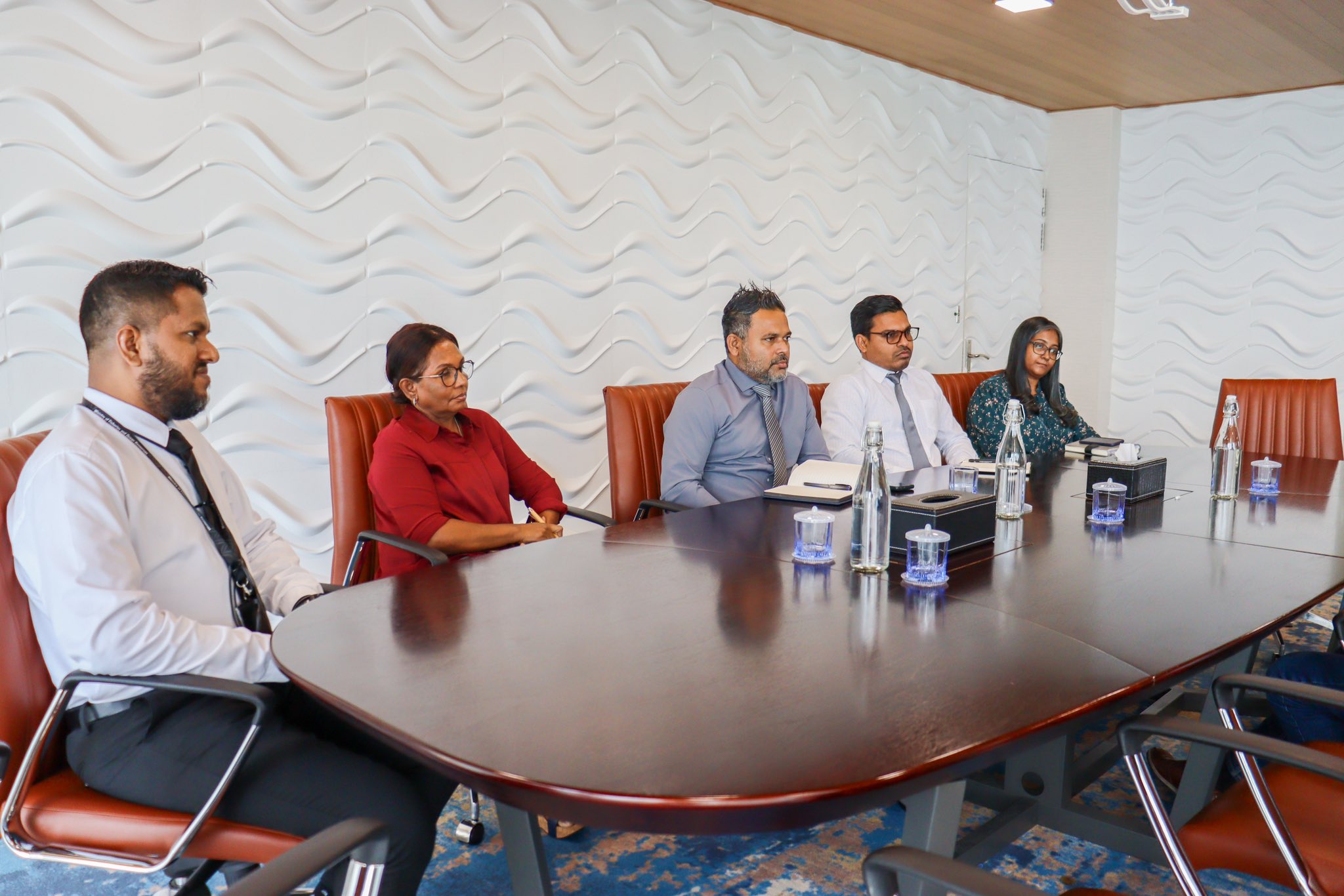 މަސްވެރިކަމުގެ ދާއިރާގެ ކަންބޮޑުވުުންތައް ހައްލުކުރަން މަޝްވަރާކޮށްފި