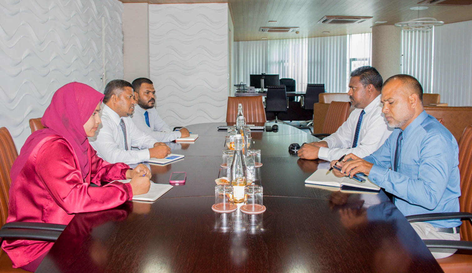ފިޝަރީޒް މިނިސްޓްރީގެ ސްޓޭޓް މިނިސްޓަރު، ދ.ބަނޑިދޫ އަދި ދ.މީދޫ ކައުންސިލުގެ ރައީސުންނާ ބައްދަލުކުރައްވައިފި