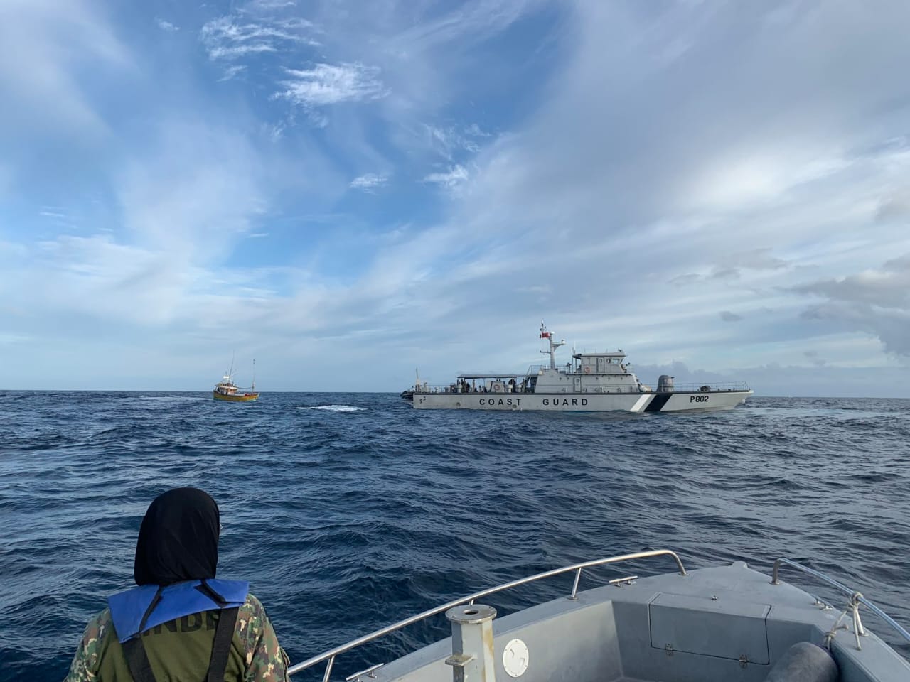 ރާއްޖޭގެ ކަނޑުގެ ސަރަހައްދުގައި ގަވާއިދާ ޚިލާފަށް ހަރަކާތްތެރިވަމުންދިޔަ ލަންކާ ބޯޓެއް އަތުލައިގަނެފި