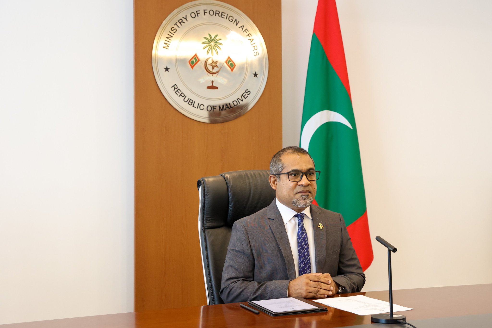 އައިއޯރާގެ ވަޒީރުންގެ ކައުންސިލްގެ 24 ވަނަ ބައްދަލުވުމުގައި ފޮރިން މިނިސްޓަރު ބައިވެރިވަޑައިގެންފި