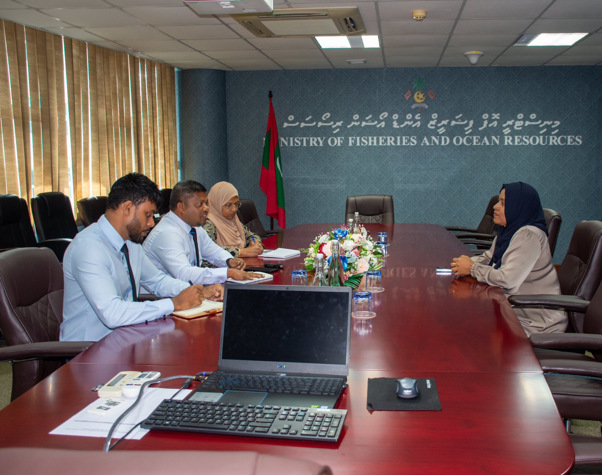 މީދޫ ކައުންސިލަރު ސާލިހާ އެދިވަޑައިގަތީ މީދޫ އަވަށުގެ ކަނދުފަތިތައް ވީހާވެސް އަވަހަށް މަރާމާތުކޮށްދިނުމަށް!