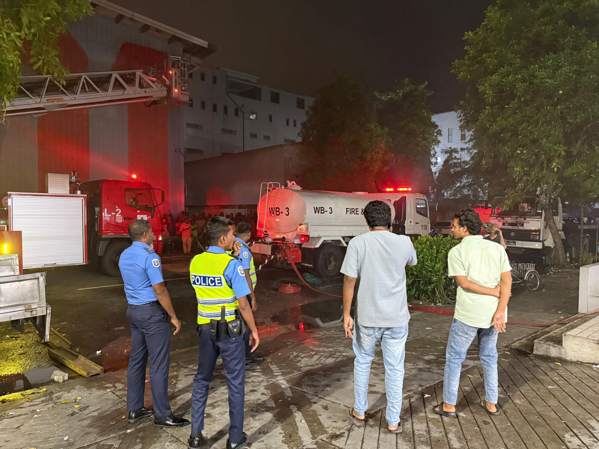 އެންސިސްގެ ގުދަނެއްގައި އަލިފާން ރޯވެެއްޖެ