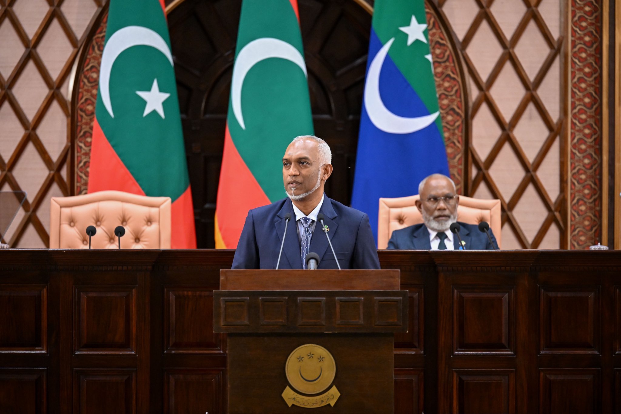 ސަރުކާރުގެ އަމާޒަކީ ބޮޑު ކަންނެލި މަސްވެރިކަން ތަރައްގީކޮށް އެކަމުން ލިބޭ އިގްތިސާދީ ނަފާ އިހުނަށްވުރެ އިތުރުކުރުން: ރައީސް