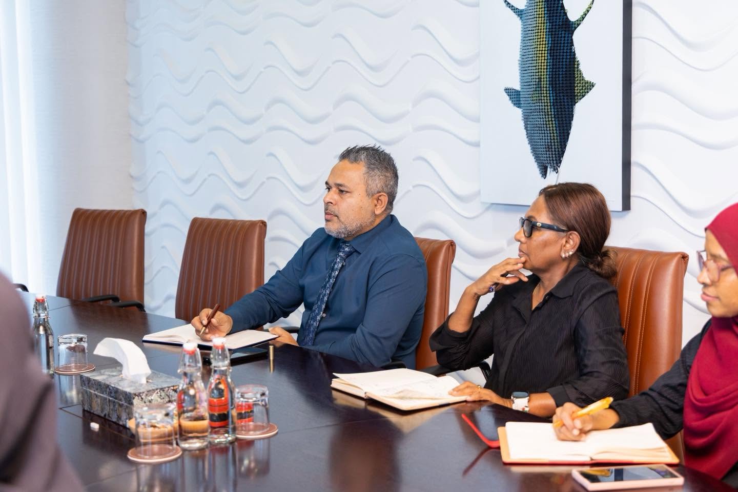 ފިޝަރީޒް މިނިސްޓަރު އަޙްމަދު ޝިޔާމް، އެފްއޭއޯގެ މަންދޫބާއެކު އިސްތިރާތީޖީ މަޝްވަރާތަކެއް ބާއްވަވައިފި