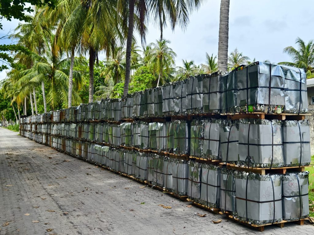 ފެލިވަރުގައި ހުރި ބައެއް ތަކެތި ނީލަމުގައި ވިއްކާލަނީ