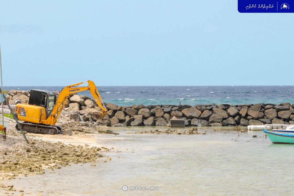 ކުރެންދޫ ބަނދަރު ތަރައްގީކުރުމުގެ މަޝްރޫއުގެ އަމަލީ މަސައްކަތް ފަށައިފި